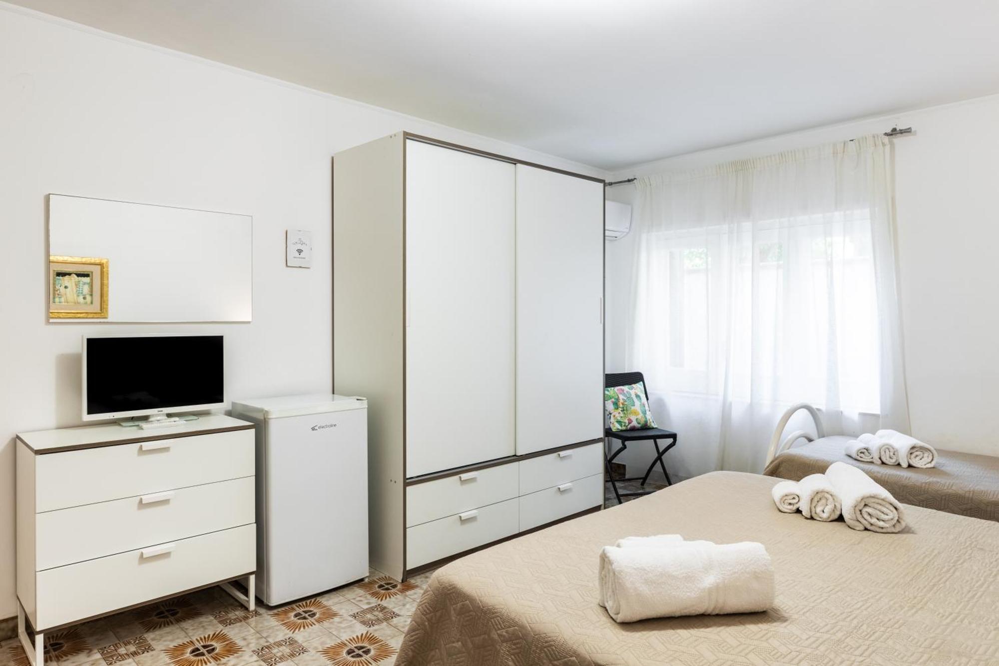 Le Torrette Rooms And Apartments Avola Eksteriør bilde